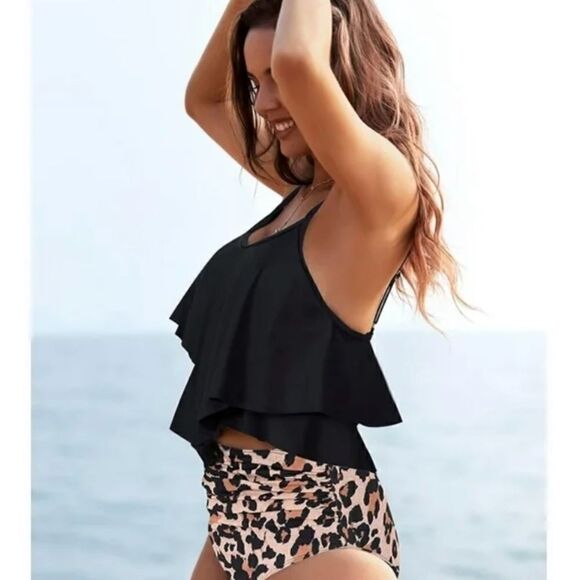 Adisputent:
SIZE M NWT - Picture 3 of 11